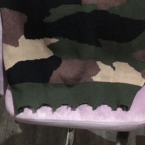 🧣 ❄️ NWT camo sweater tunic ❄️ 🧣 - Picture 6 of 8
